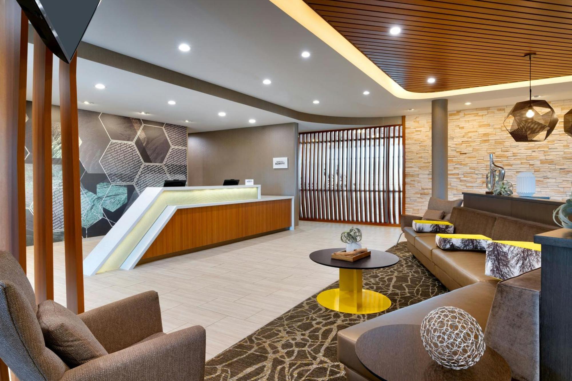 Springhill By Marriott Hotel 2*