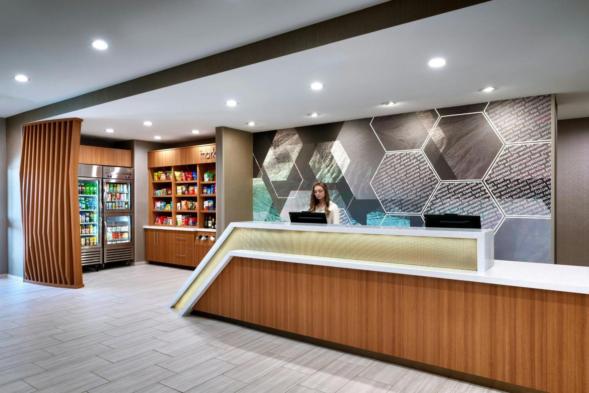 Hotel Springhill By Marriott 2*