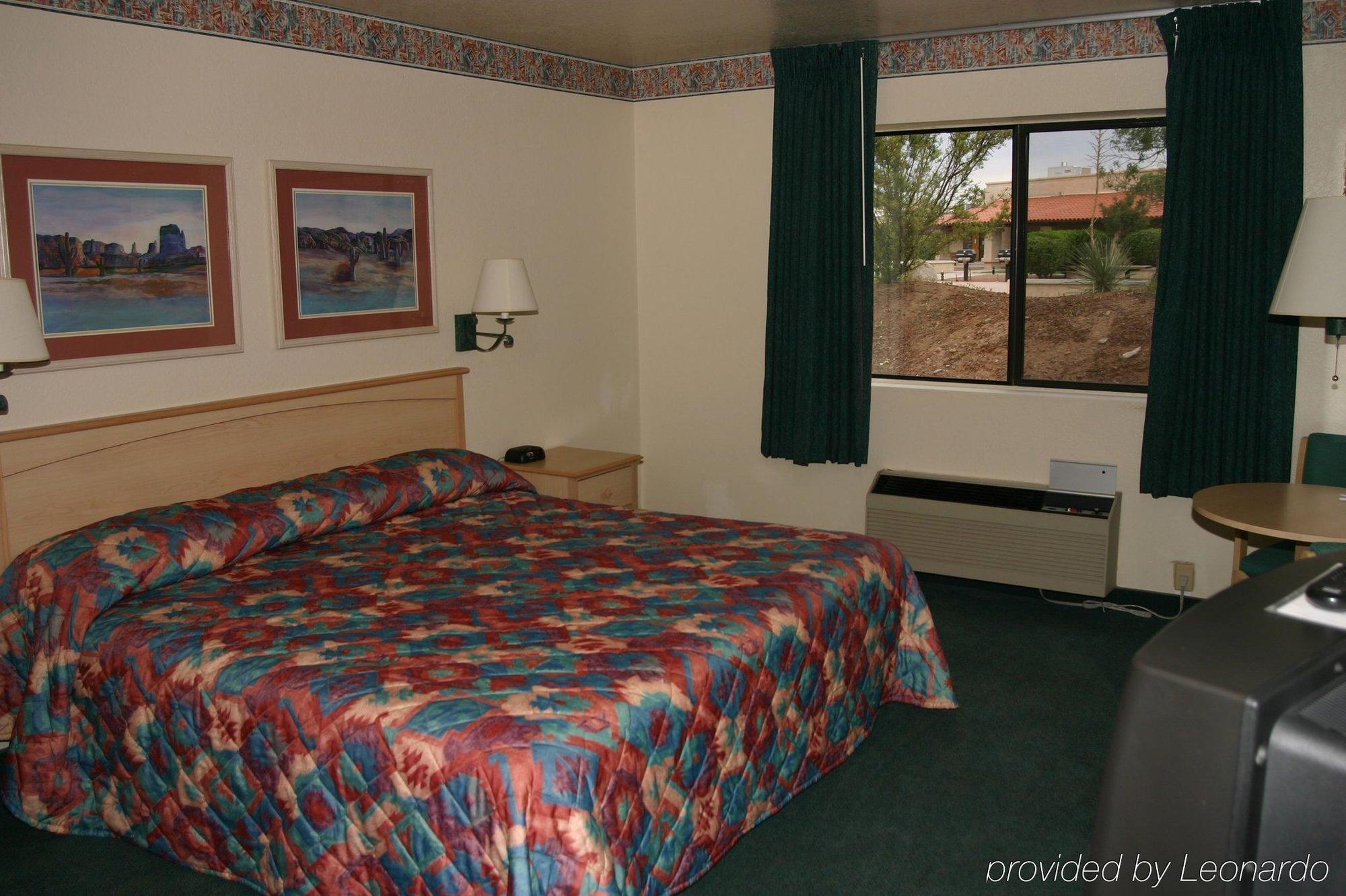 Voyager Hotel 2*