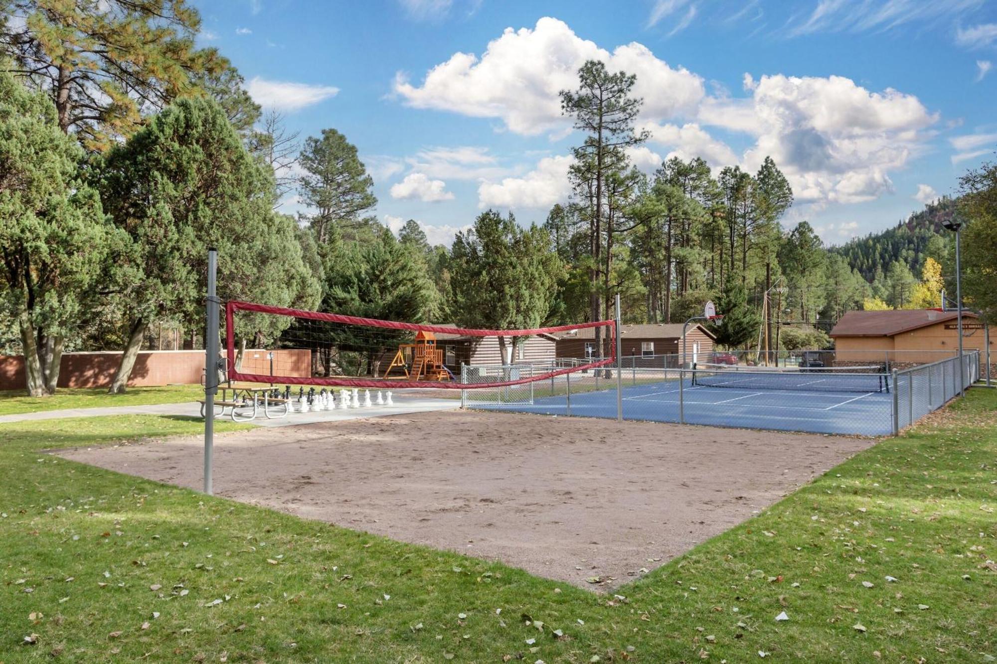 Kohl's Ranch Lodge *