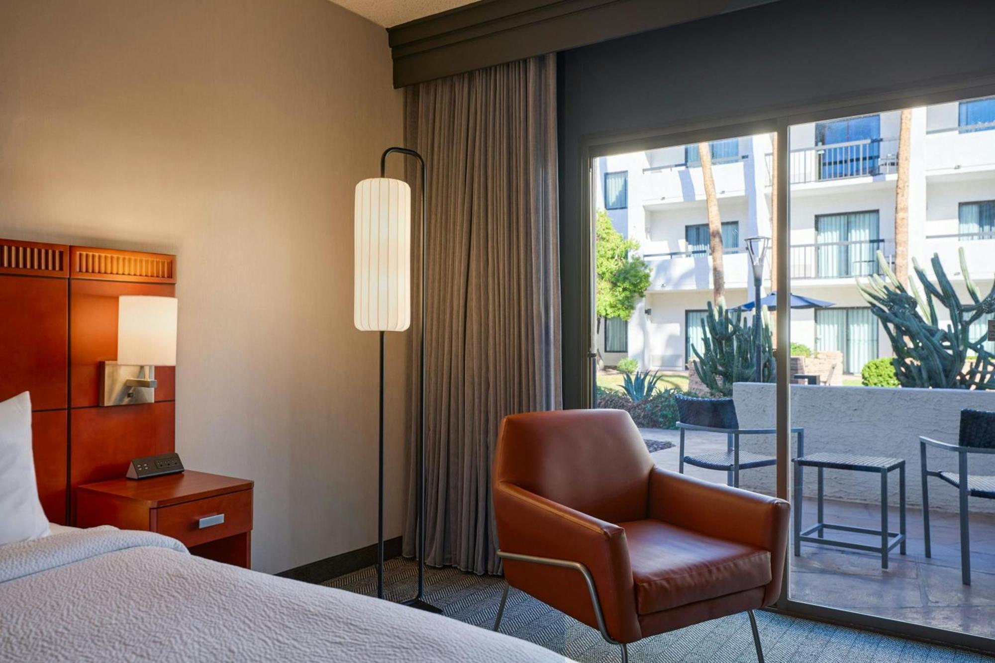 Courtyard By Marriott North Phoenix