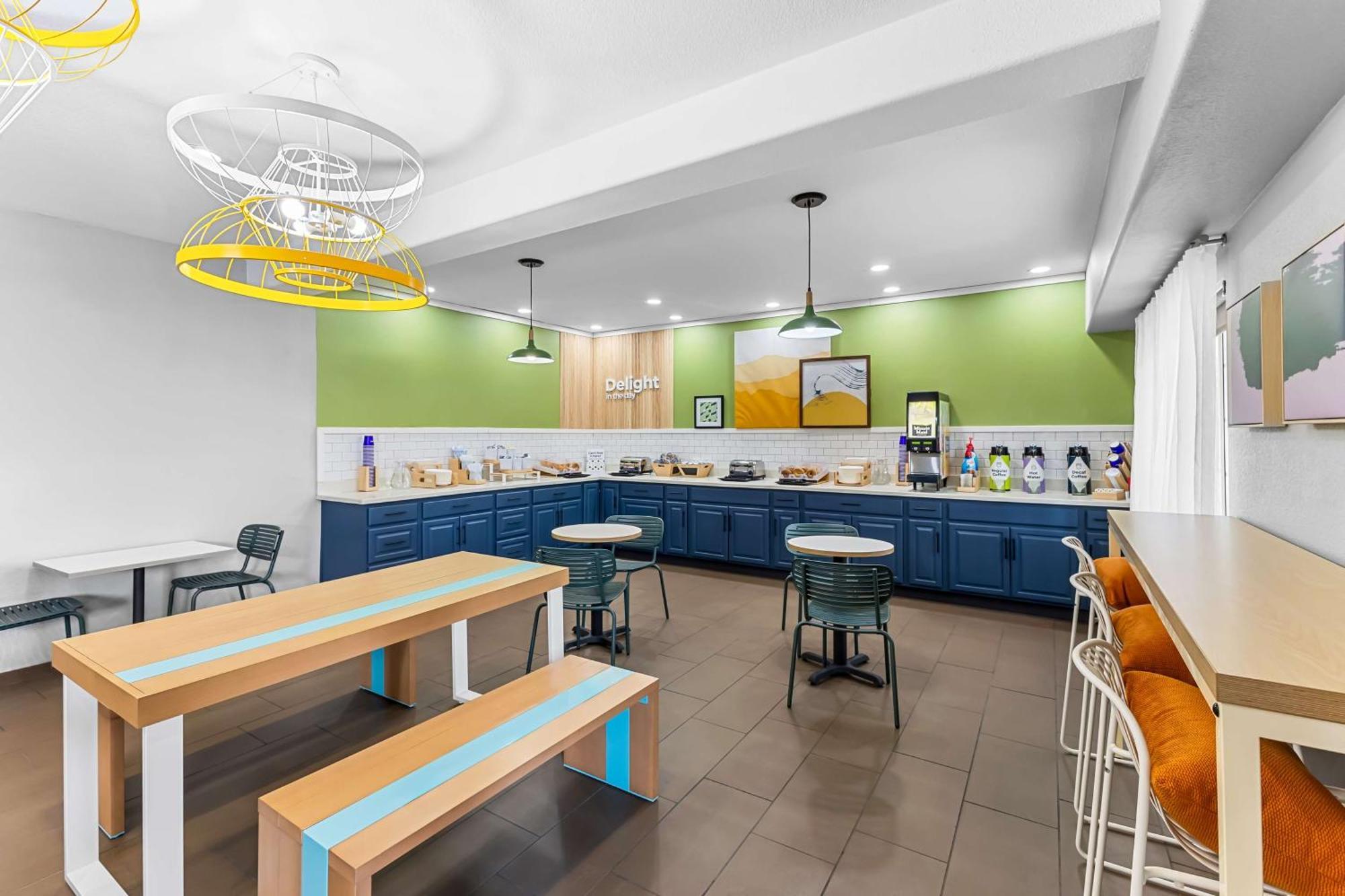 Hotel Spark By Hilton Peoria Phoenix North Glendale