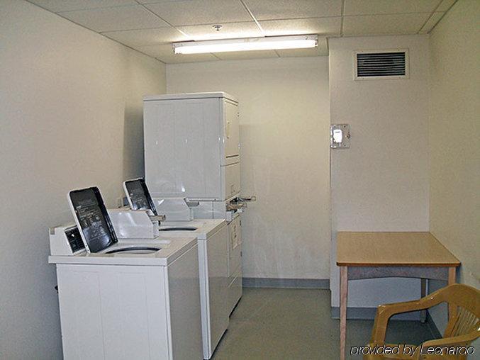 6-benson, Az Hotel
