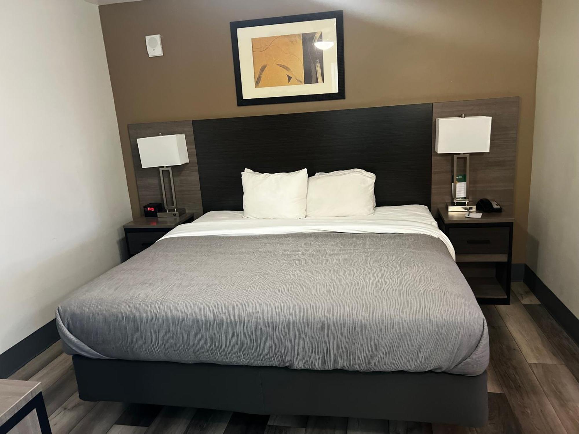 Quality & - Phoenix West 2* Goodyear