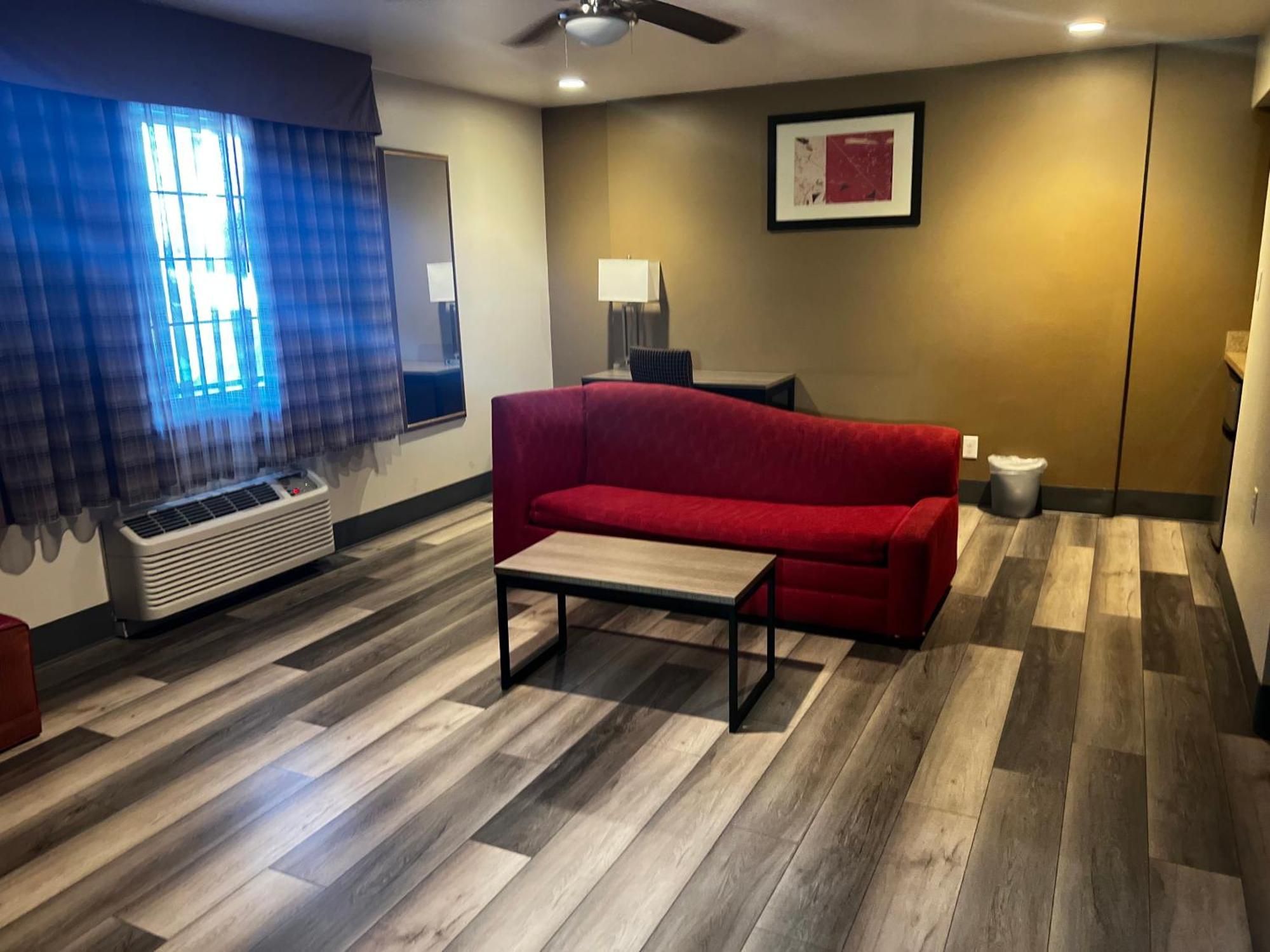 Quality & - Phoenix West Hotel