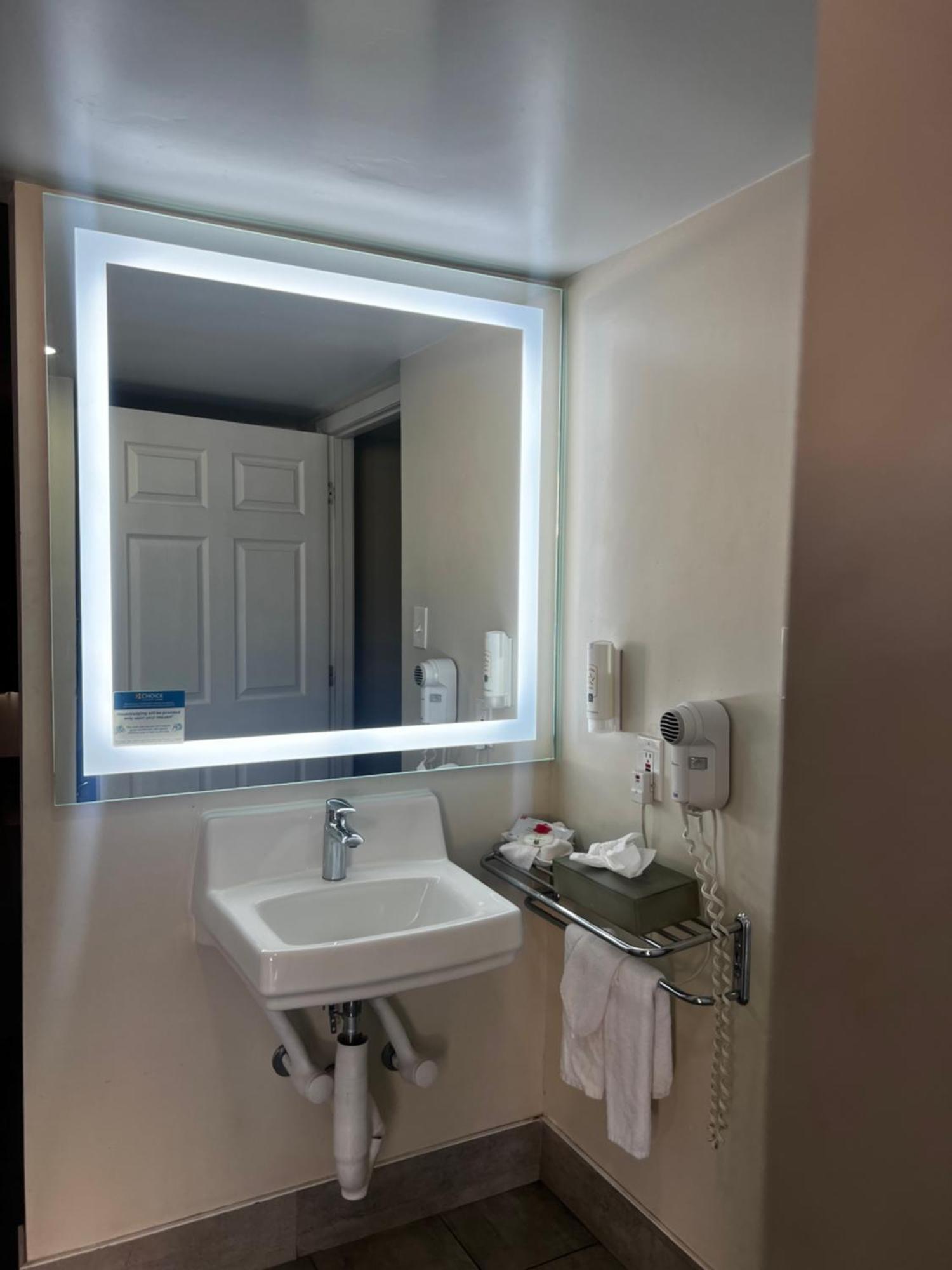 Quality & - Phoenix West Hotel Goodyear