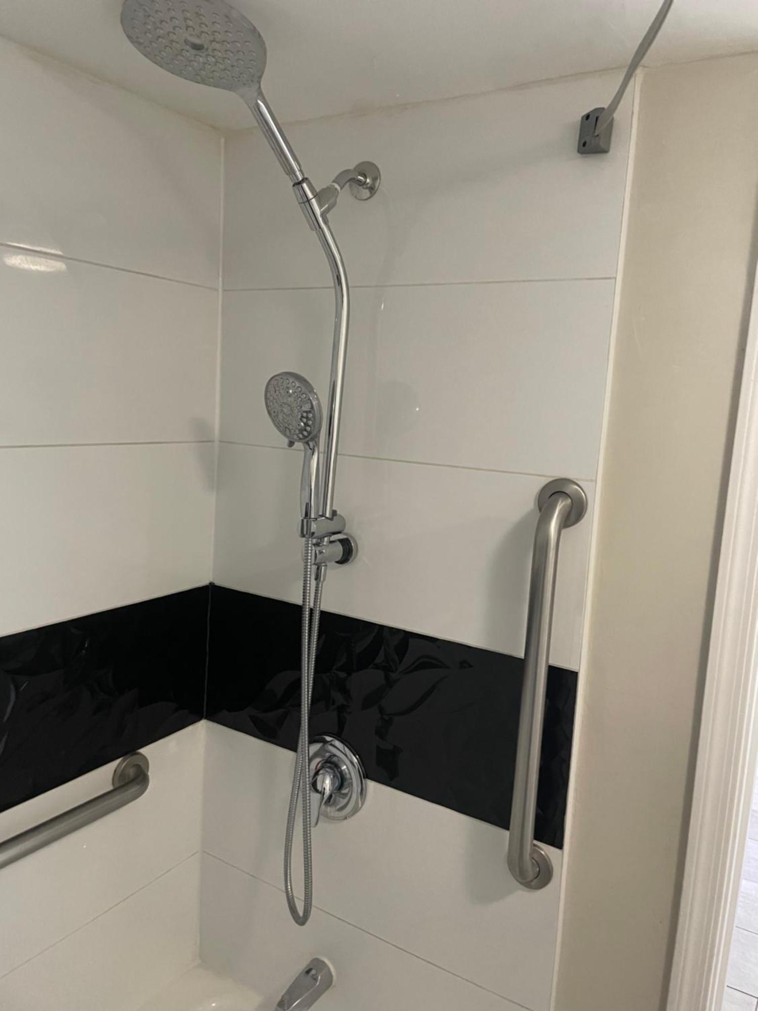 Quality & - Phoenix West Hotel