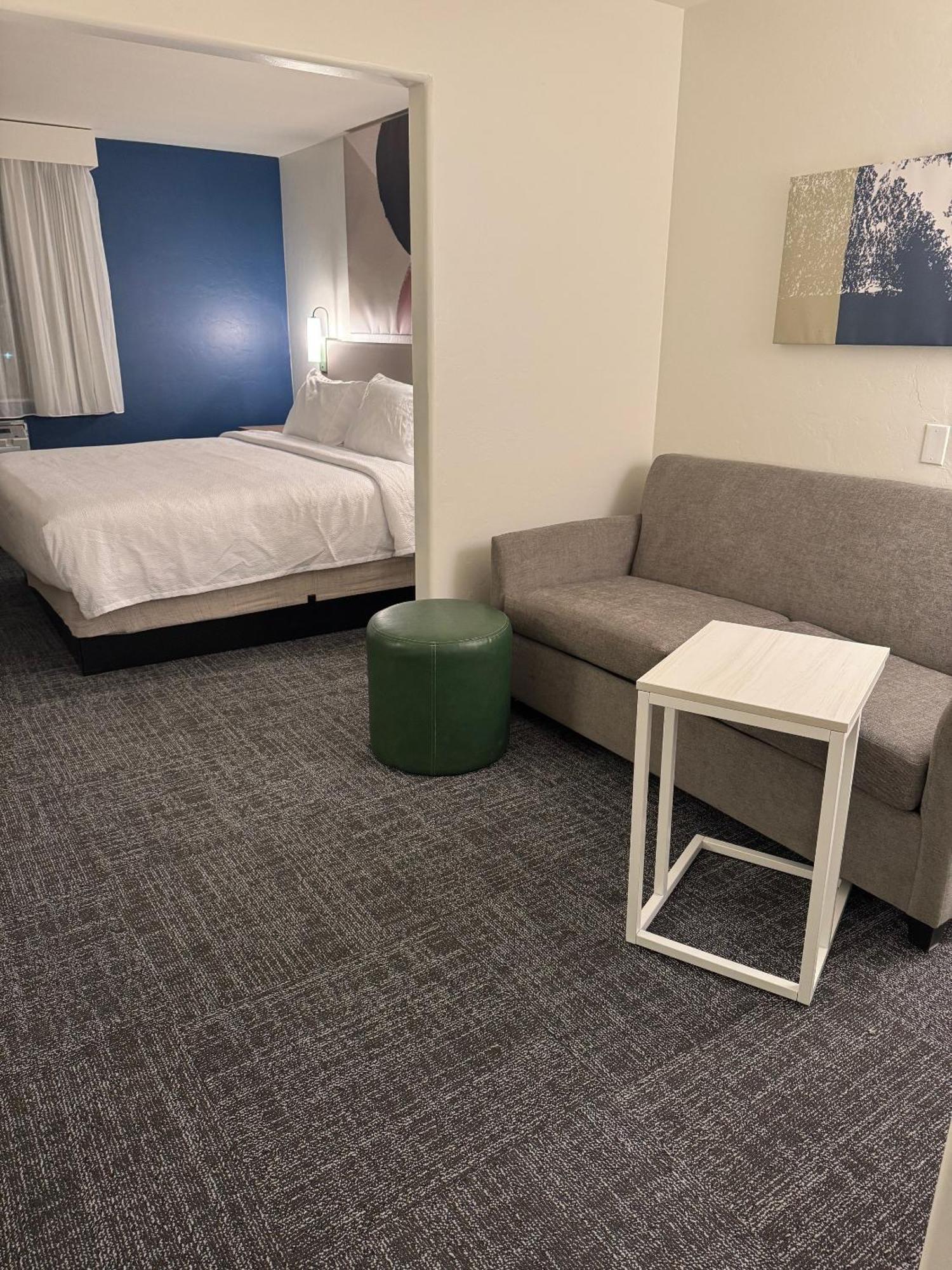 Hotel Spark By Hilton Airport
