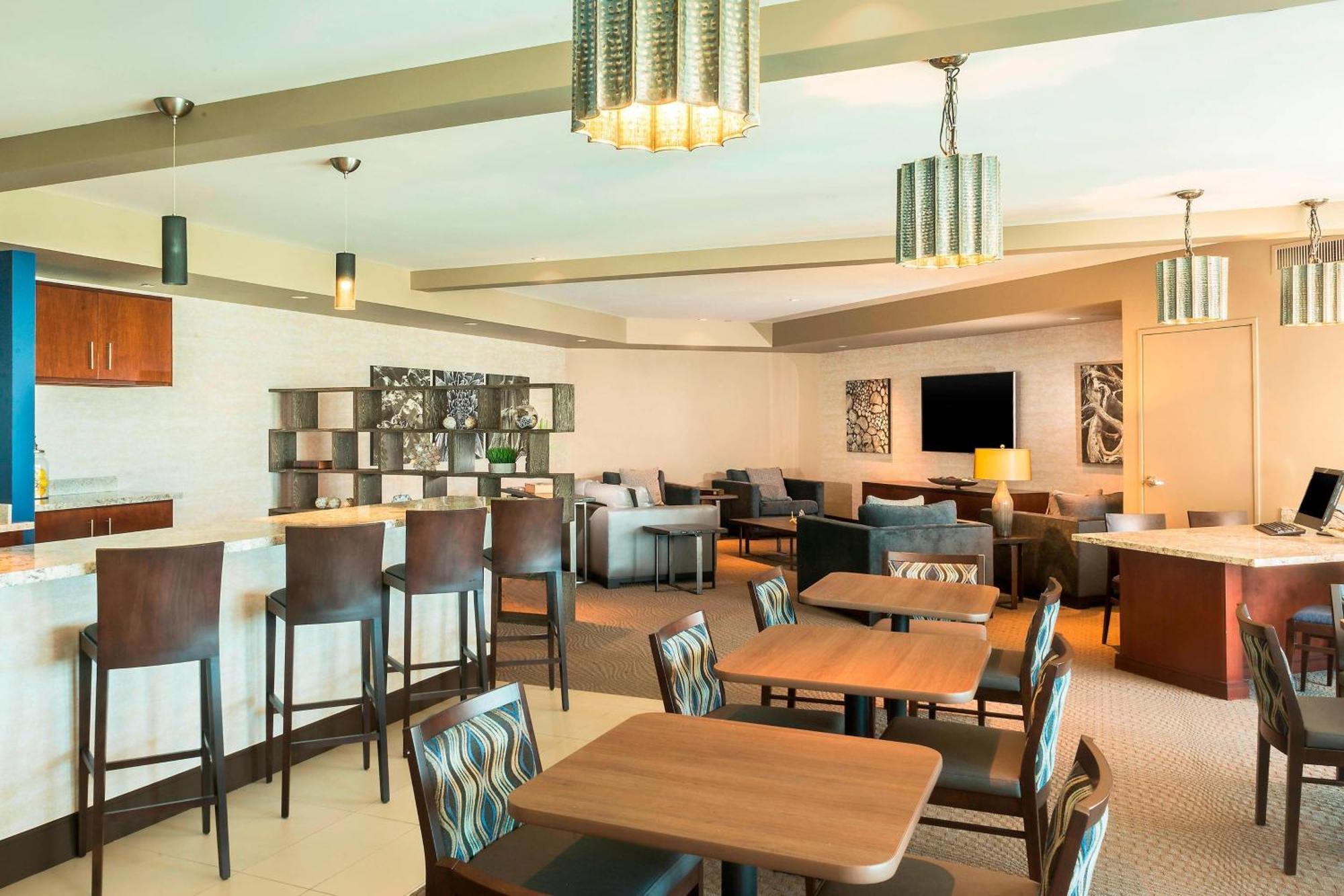Sheraton At Wrigleyville West Hotel Mesa