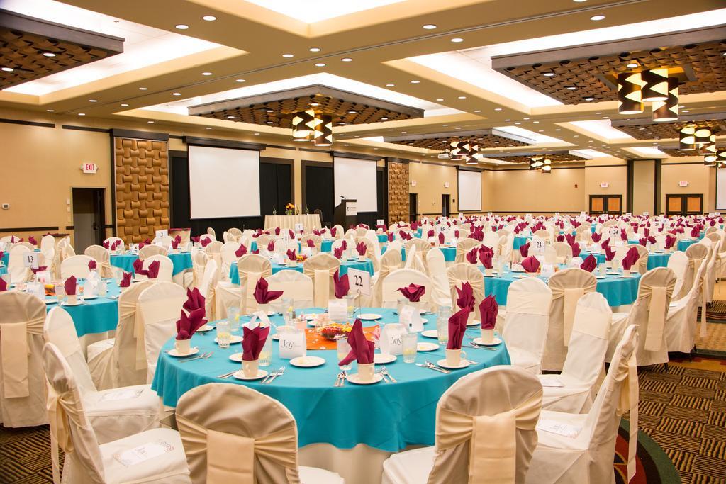 & Conference Center 3*