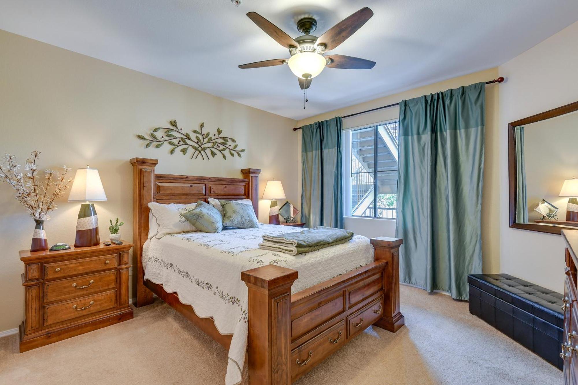 Apartment With Private Patio And Grill Pool Access!