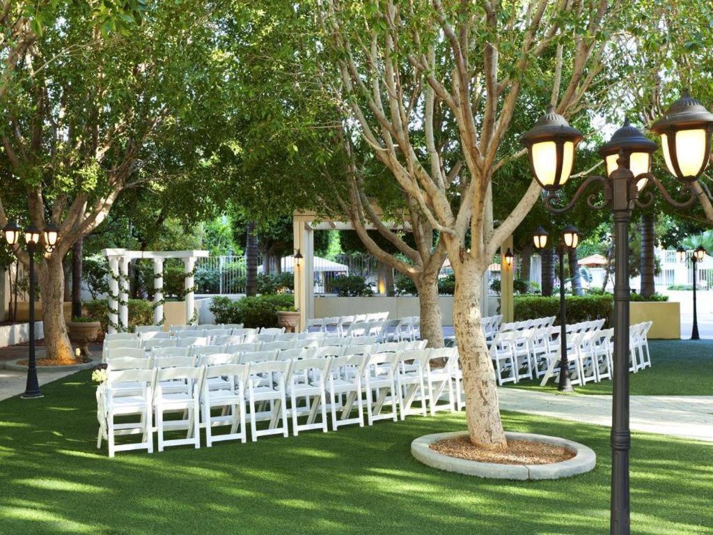 Sheraton Crescent Hotel 3*