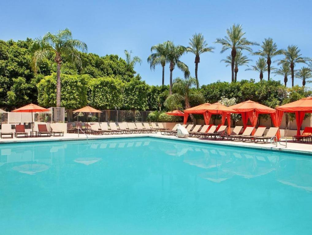 Sheraton Crescent 3* Phoenix