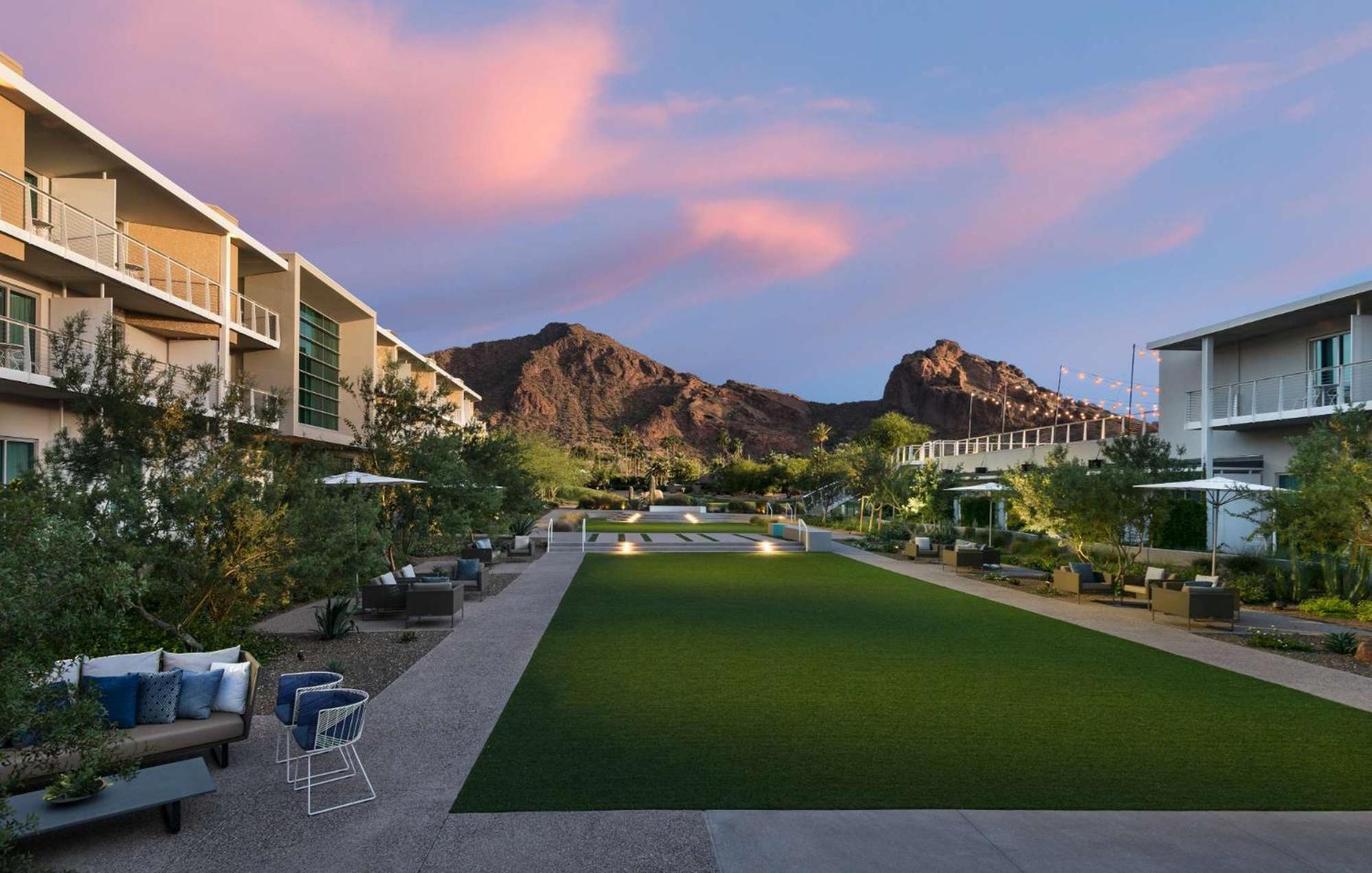 Mountain Shadows Scottsdale Resort 5*