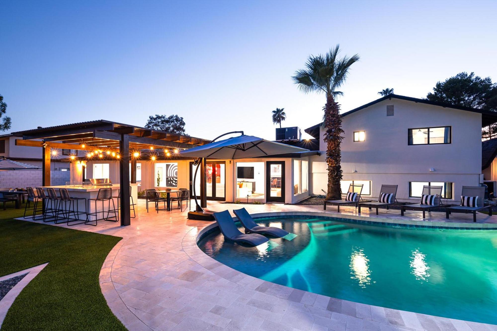 Sunburst Estate - Pool - Hot Tub - Tons Of Games!