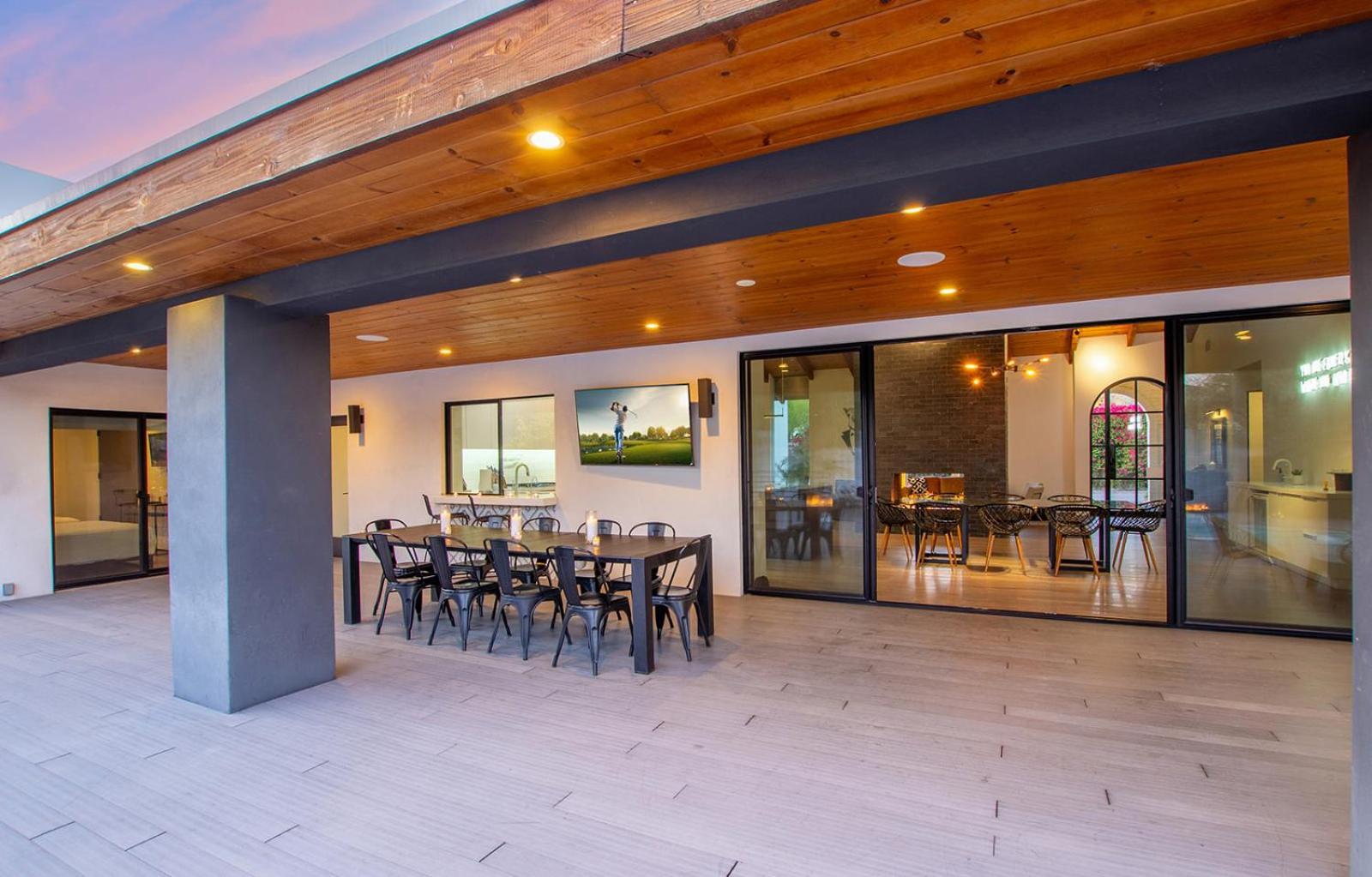 Holiday home Luxury Micro-resort, Theater, Sauna, Heated Pool