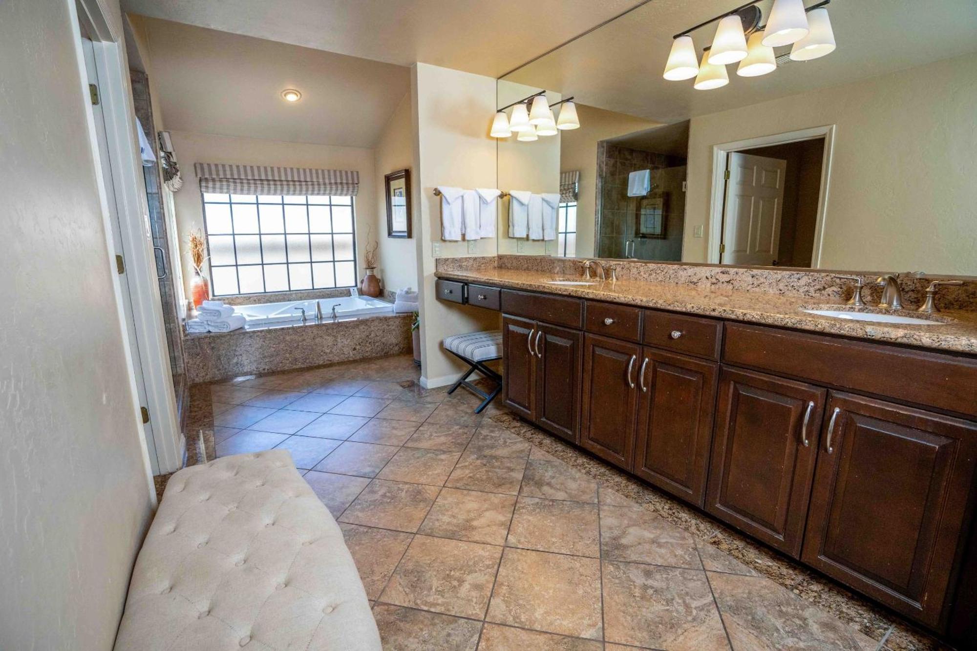 Resort Scottsdale Plaza 4*