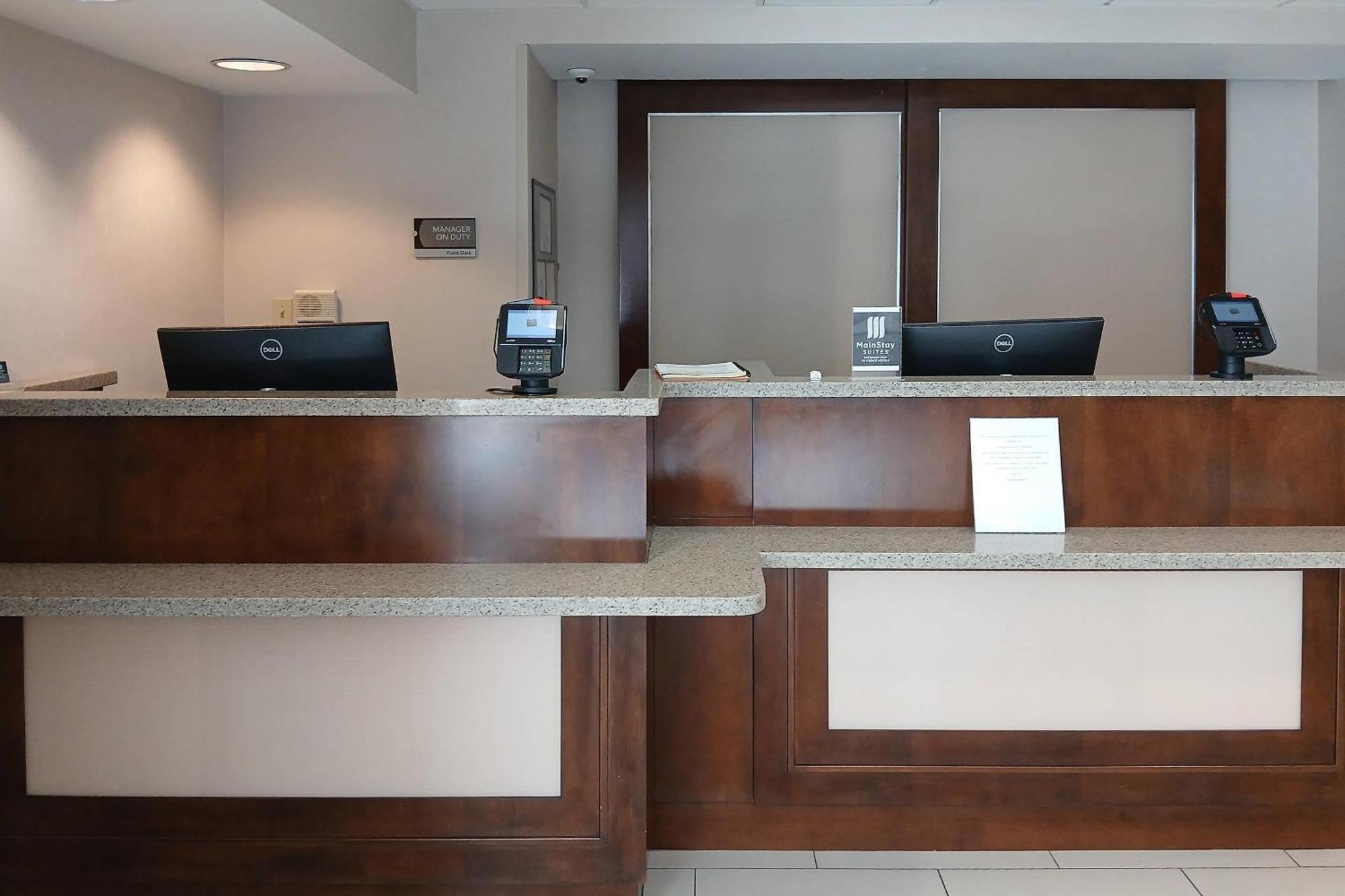 Mainstay North Hotel