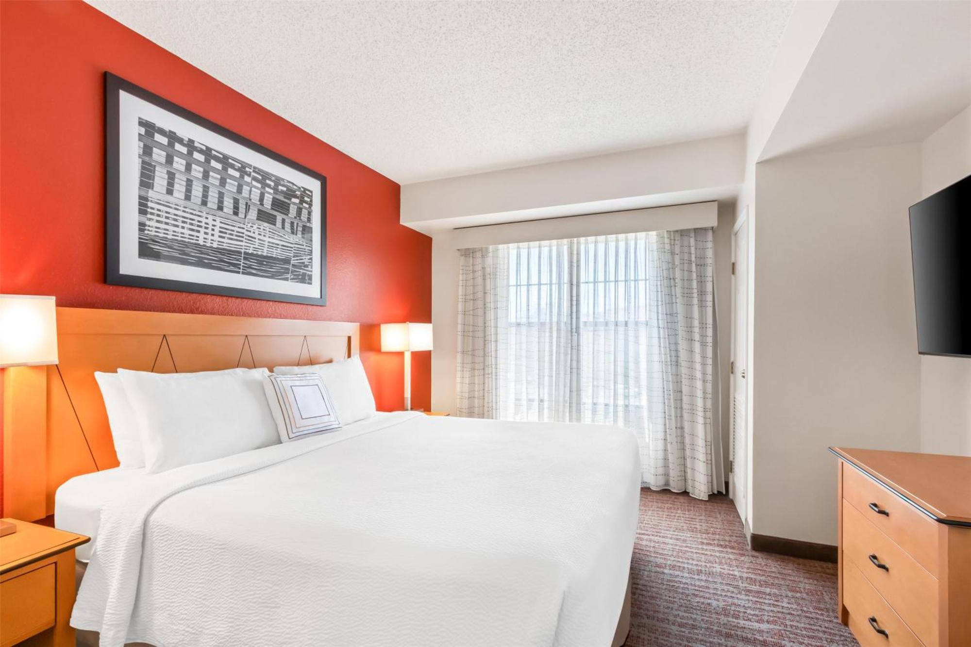 Sonesta Es Phoenix 3*