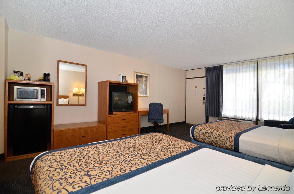 Western Paint Pony Hotel
