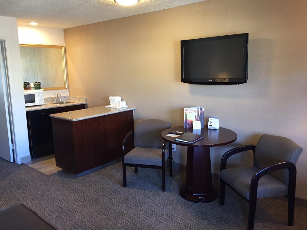 Hotel Ramada East