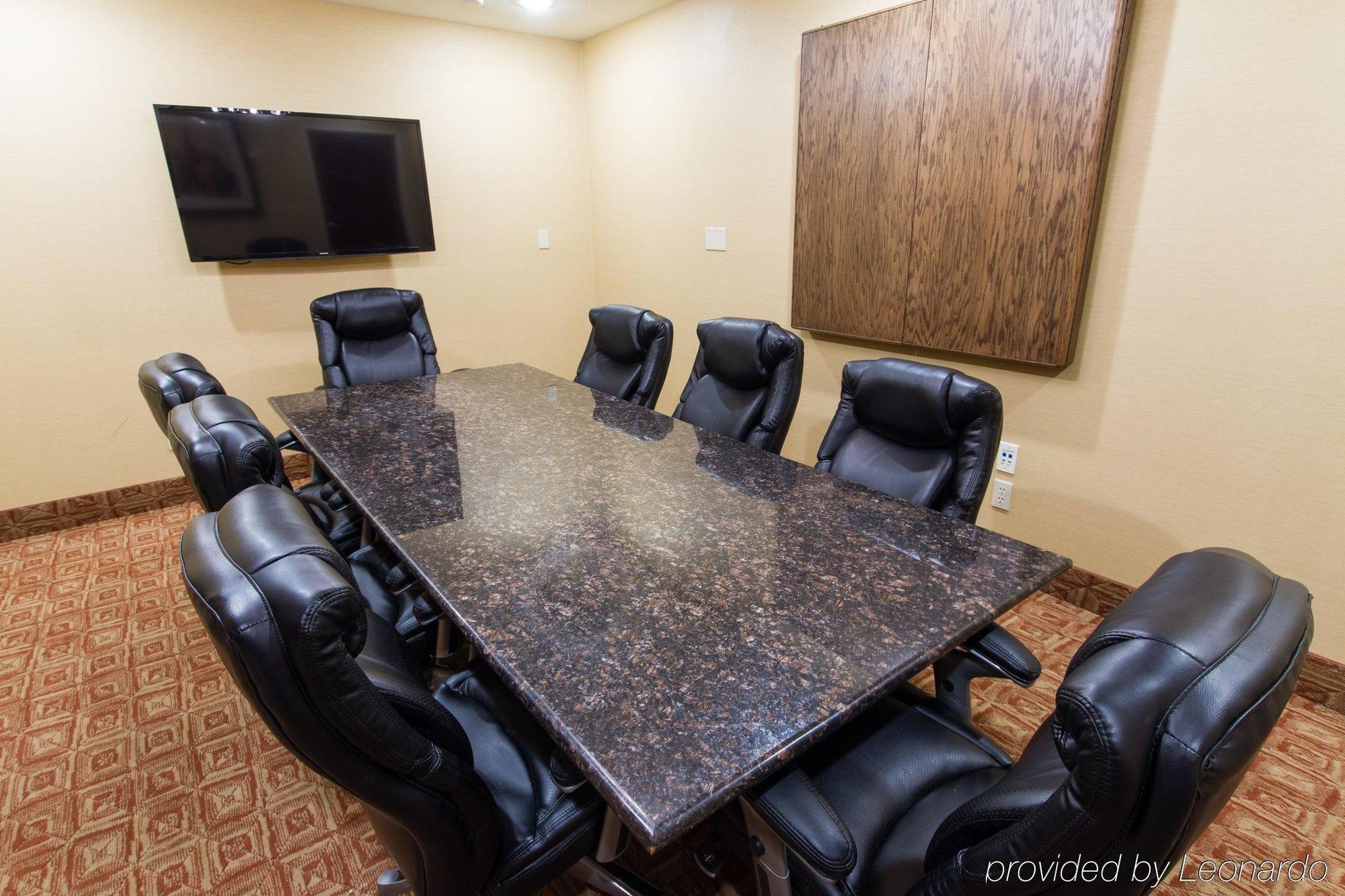 Hotel Comfort Phoenix Airport 3*