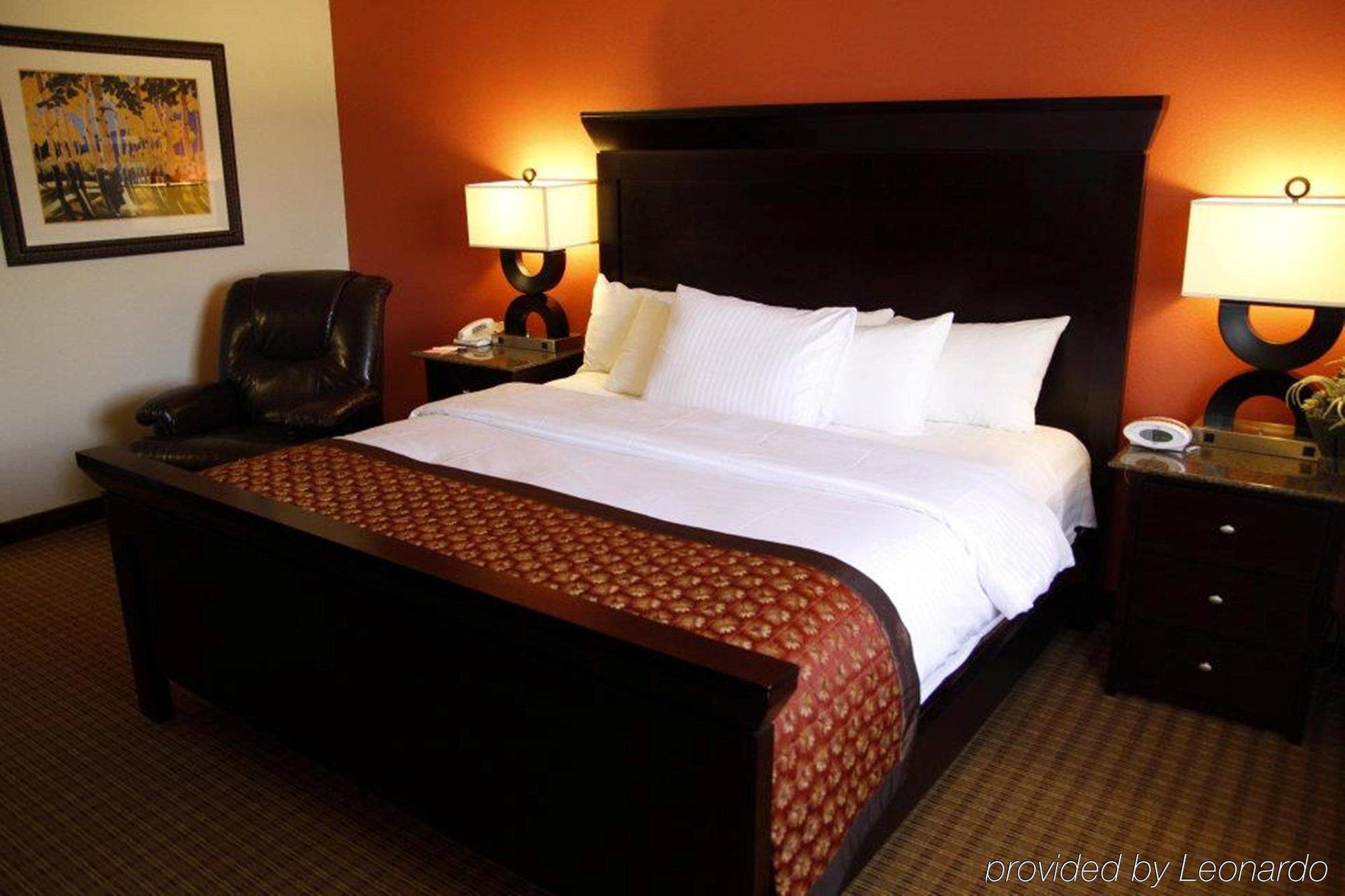 Ramada By Wyndham Viscount East Hotel Tucson