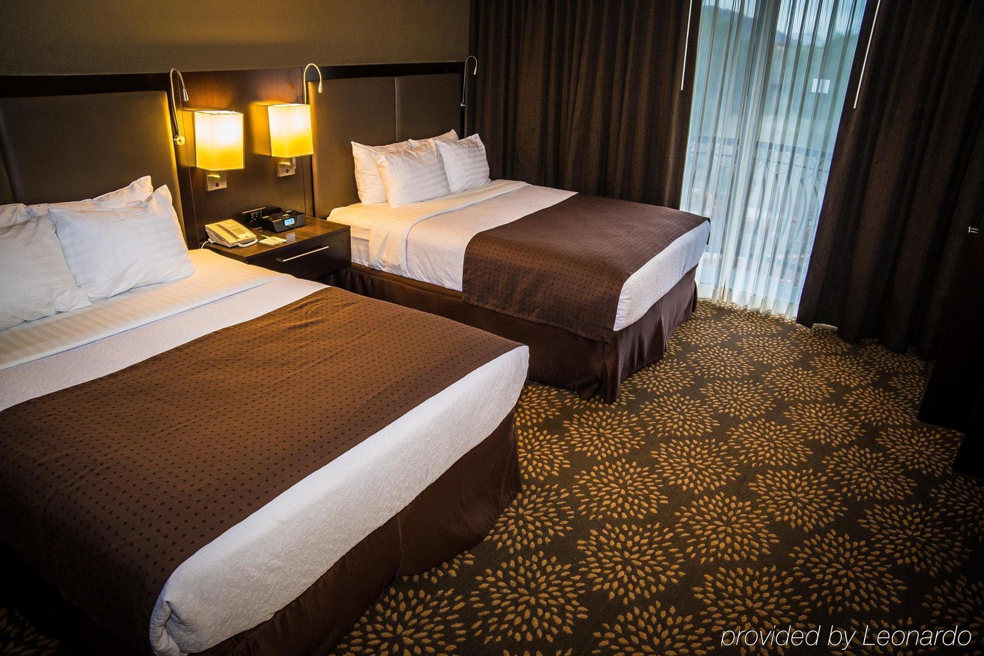 And Airport North By Ihg Hotel Phoenix