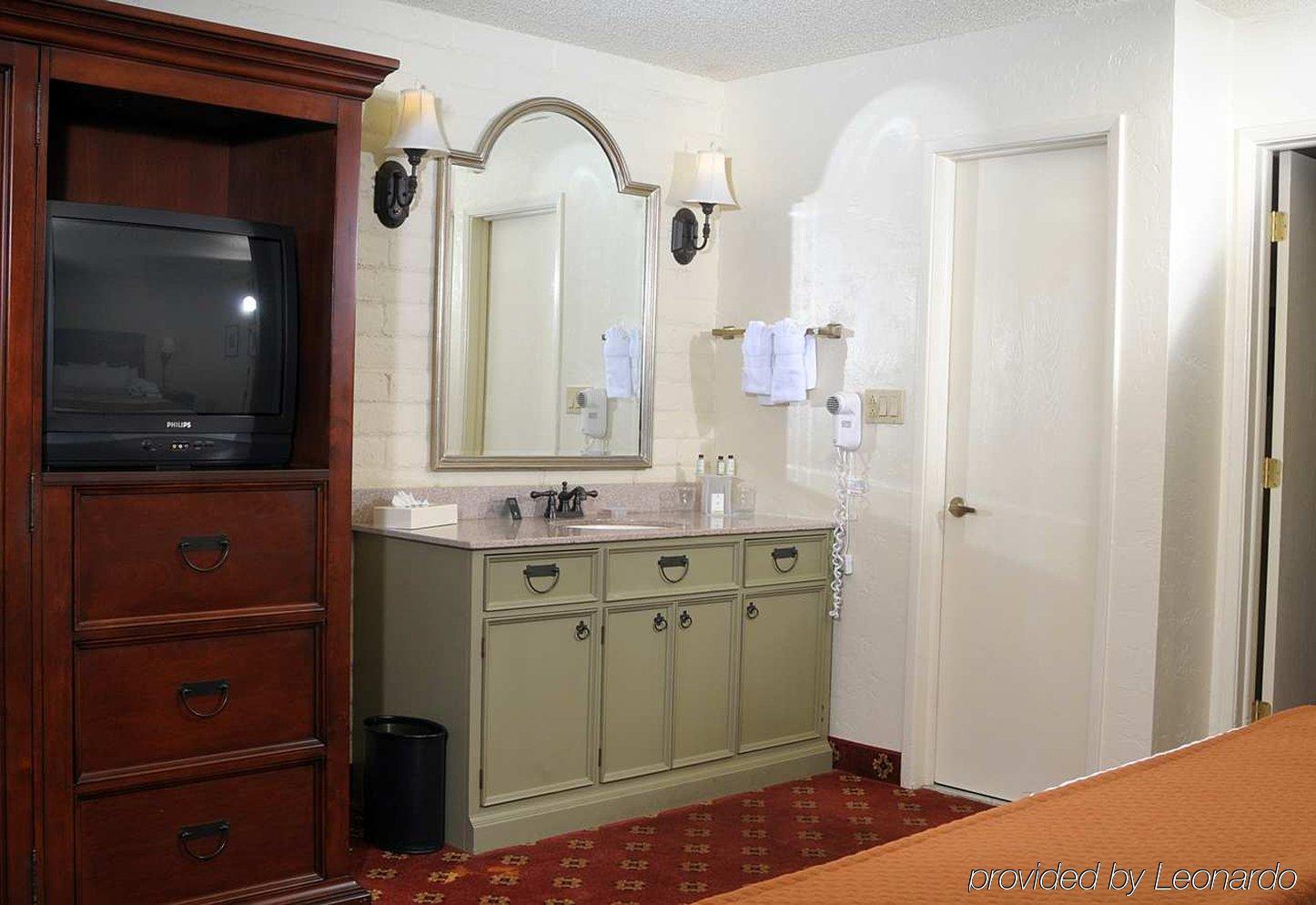 Doubletree By Hilton Tucson-williams Center
