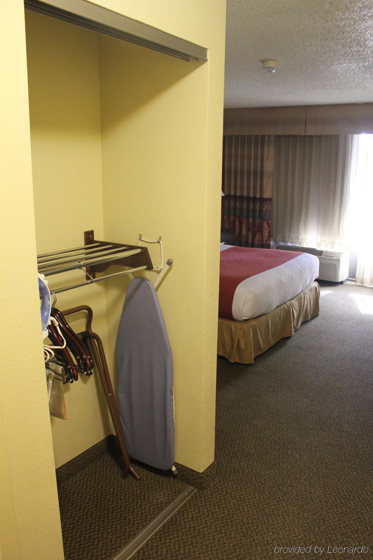 Phoenix-mesa Chandler By Ihg Hotel 3*