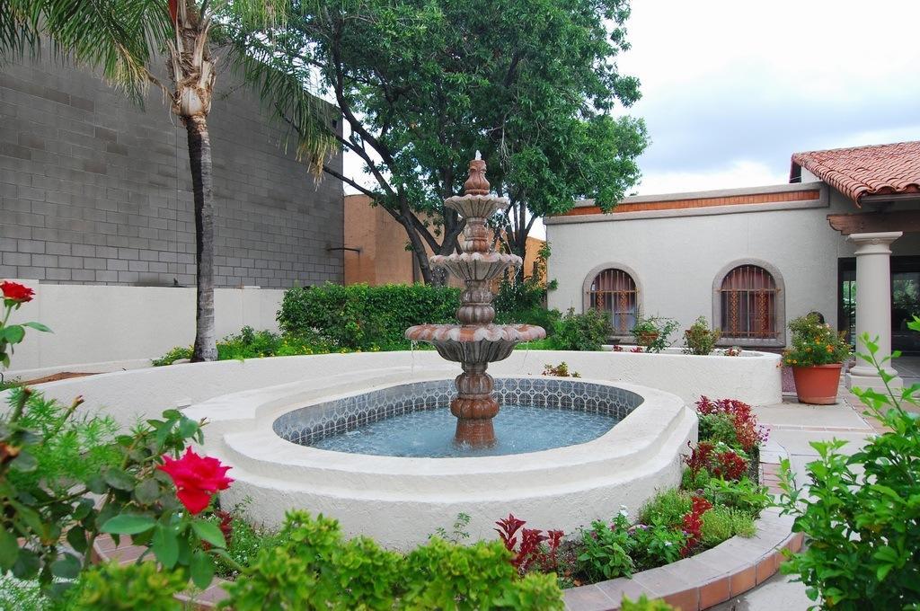 Hotel Ramada East 3*
