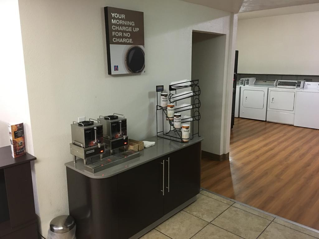 Hotel 6-globe, Az 2*