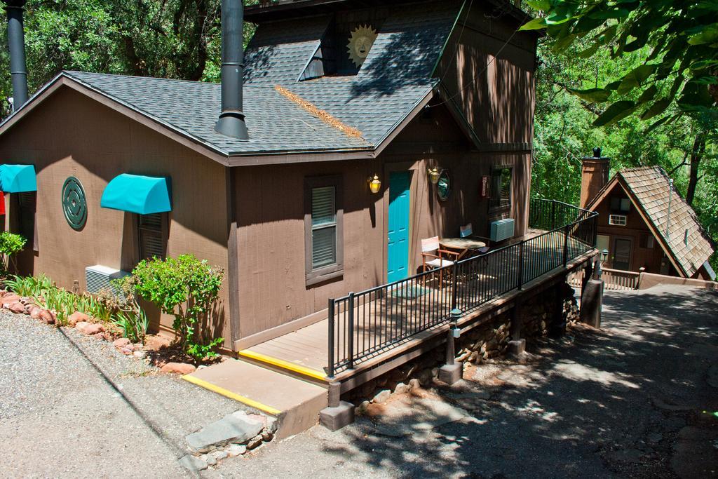 Oak Creek Terrace
