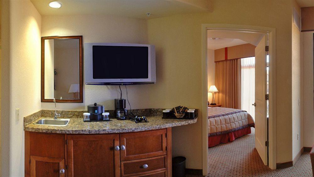 Embassy - Paloma Village Hotel Tucson