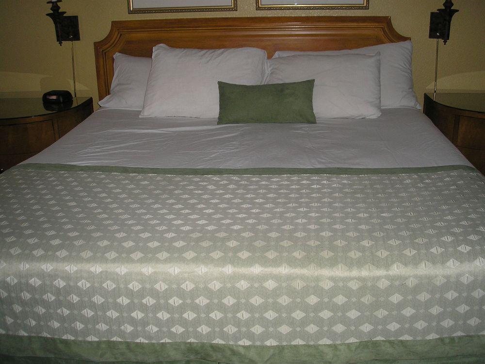 Ramada East 3*
