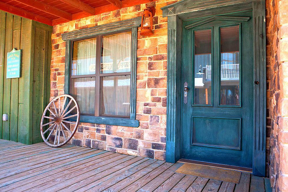 Monument Guest Ranch Resort 4*