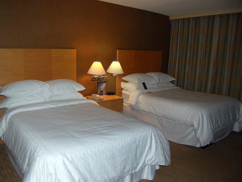 Hotel Sheraton & 3*