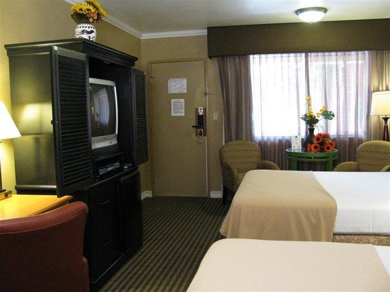 Hotel Western Royal Sun & 3*