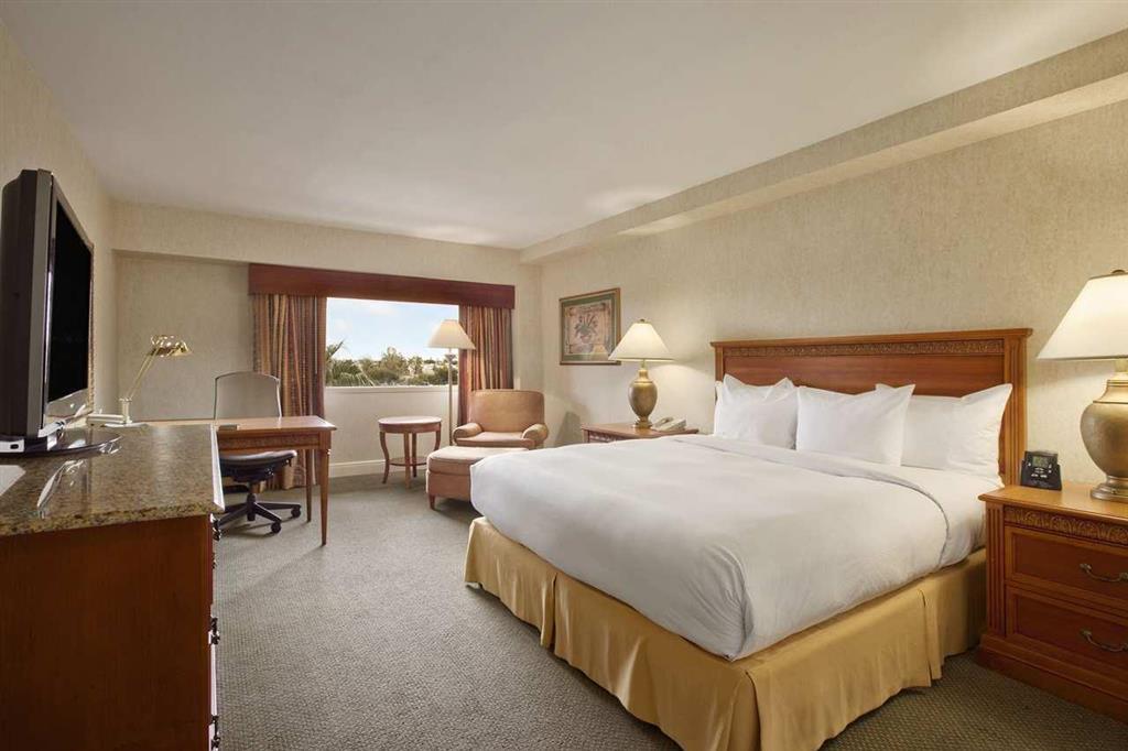 Hilton East 3*