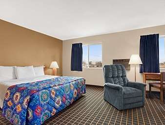 Super 8 By Wyndham Holbrook