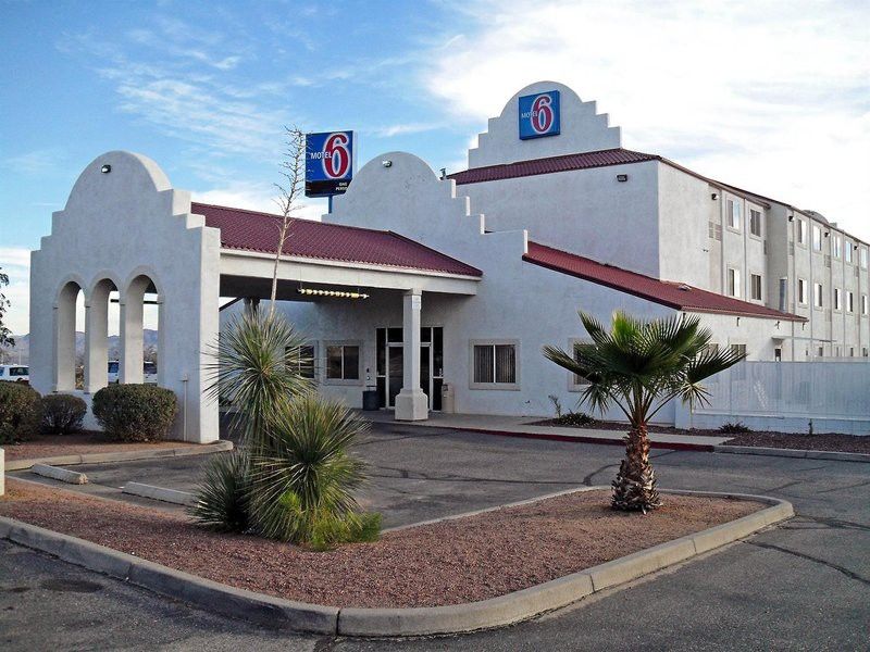 6-benson, Az Hotel