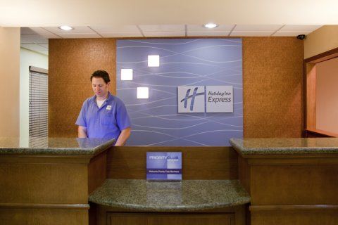 Express Phoenix-airport/university Drive By Ihg Hotel 3*