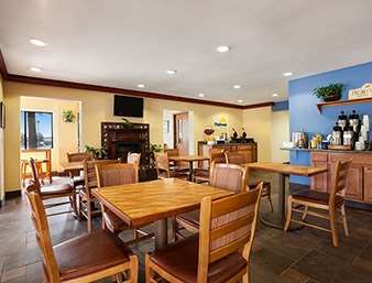 Days & By Wyndham East 3*