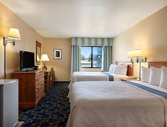 Days & By Wyndham East Hotel 3*