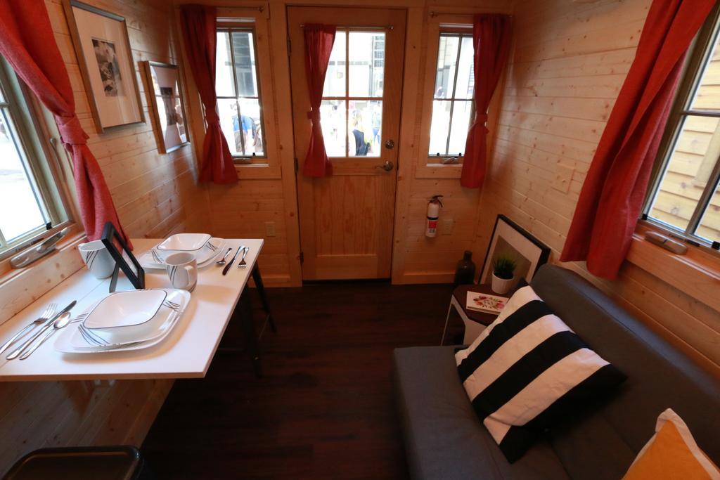 Valley Tiny House 18 Holiday park *