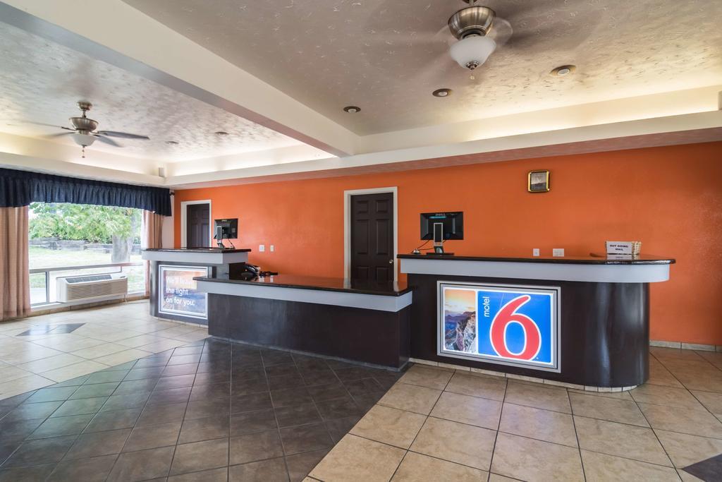 6-globe, Az Hotel