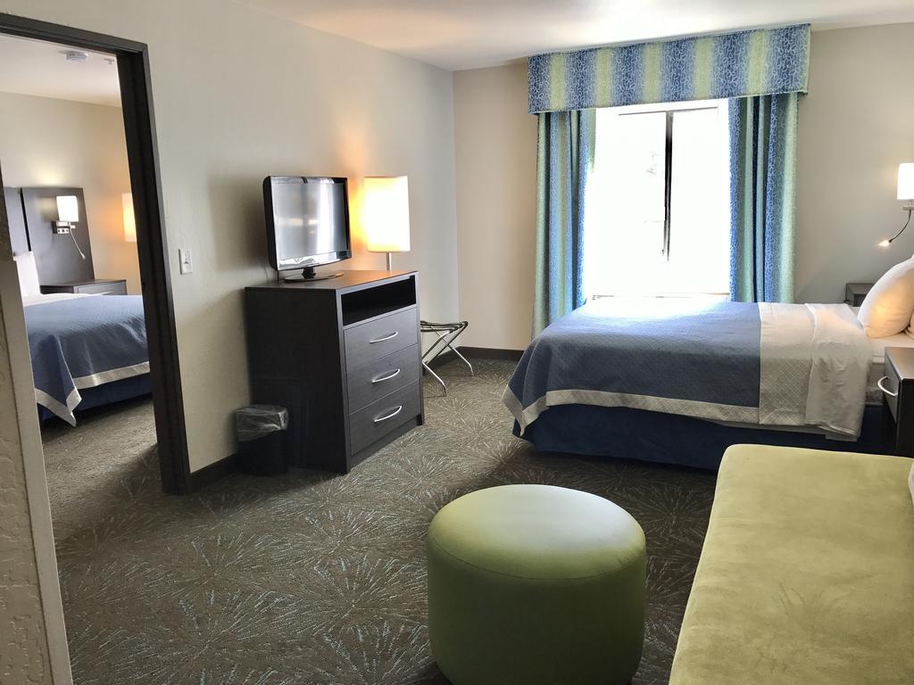 Days & By Wyndham East 3*