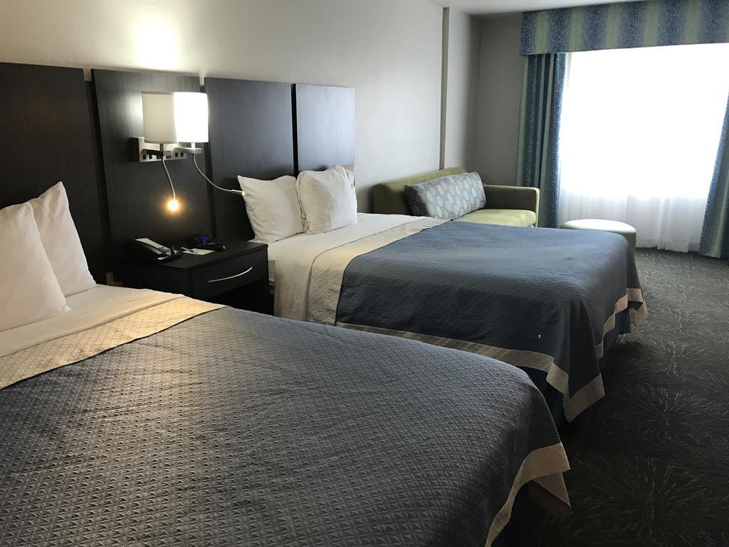 Hotel Days & By Wyndham East