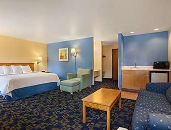 Days & By Wyndham East 3*