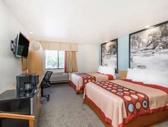 Super 8 By Wyndham Show Hotel 2*